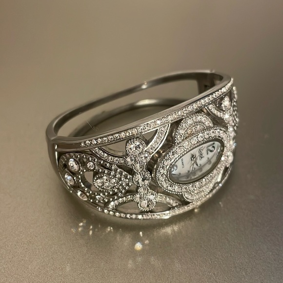 Vivah rhinestone watch - Picture 4 of 7